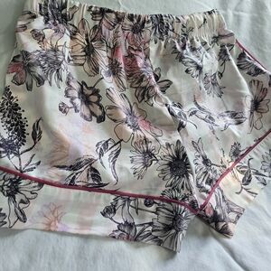 VS Floral Print Shorts - Cute!